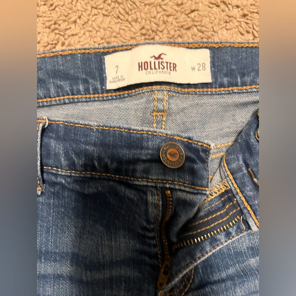 Hollister Women's Dark Blue Ripped Jeans - Picture 3 of 3